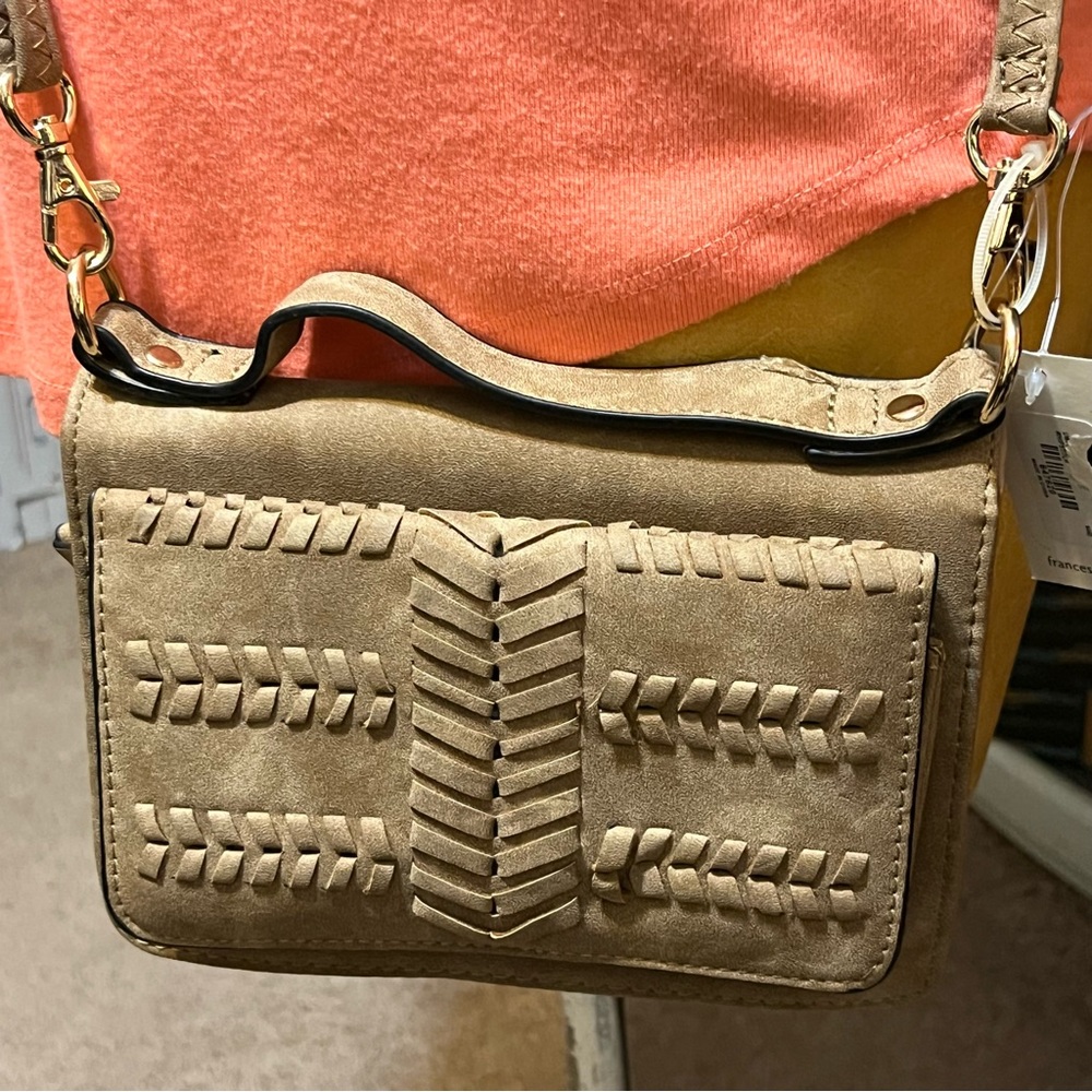 Francesca’s Small woven crossbody - Picture 1 of 9